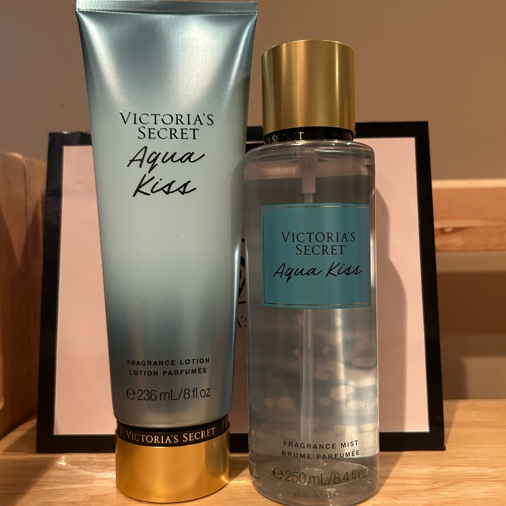 Victoria Secret Aqua Kiss Set